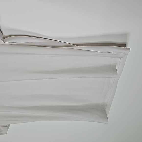 UNDER Armour large white athletic shorts sleeve shirt - Picture 3 of 6